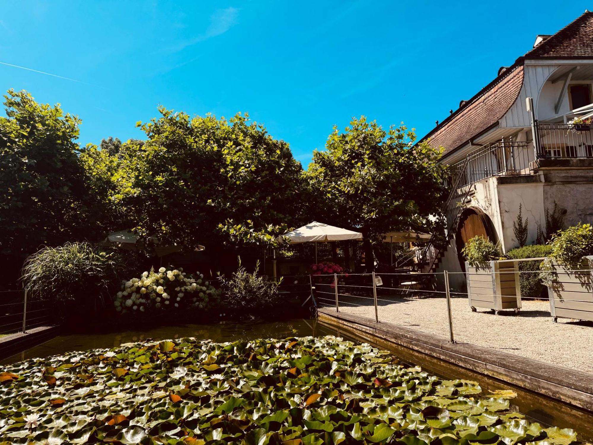 Romantik Hotel De L'Ours Sugiez ภายนอก รูปภาพ